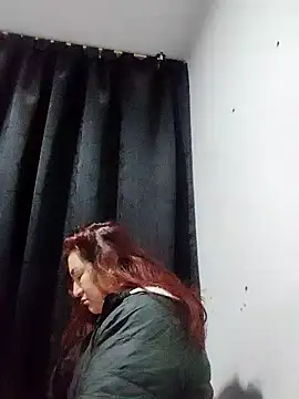 Snapshot of lindassmia chatting on October 31, 2025, 4:57 am lindassmia online show from October 31, 2025, 4:57 am