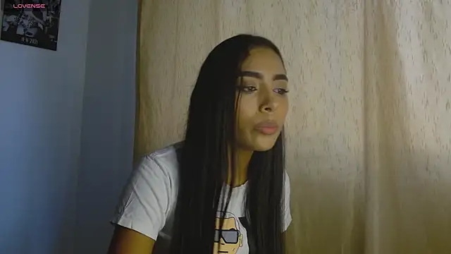 Snapshot of AntonellaAndNoah chatting on December 4, 2024, 9:46 pm AntonellaAndNoah online show from December 4, 2024, 9:46 pm