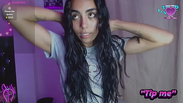 Snapshot of AntonellaAndNoah chatting on December 13, 2024, 1:48 am AntonellaAndNoah online show from December 13, 2024, 1:48 am