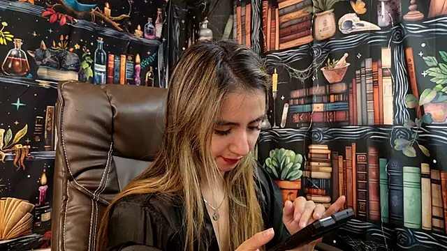 julietta   jackson online show from January 7, 2025, 11:35 pm