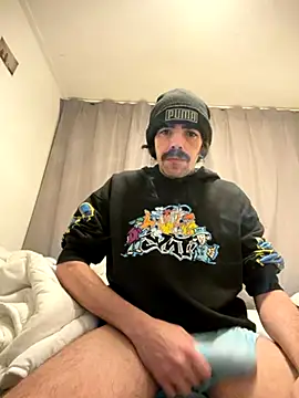 wolfwhite95 online show from November 17, 2025, 7:52 pm