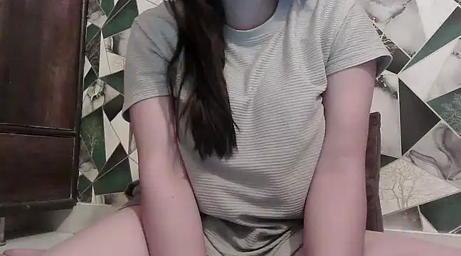 ANANYA-TIWARI online show from March 15, 2025, 9:49 pm