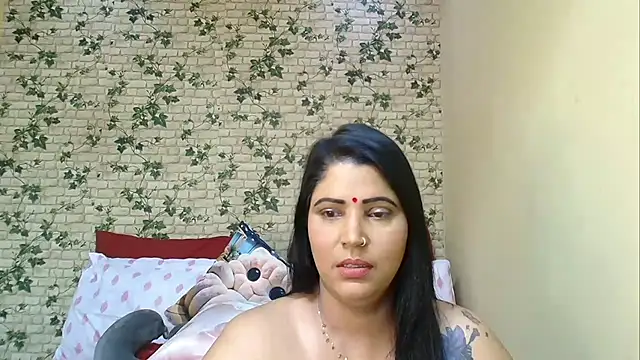 Snapshot of XIndianintimacy chatting on April 22, 2026, 7:26 pm XIndianintimacy online show from April 22, 2026, 7:26 pm