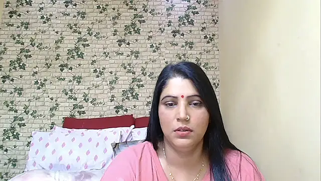 Snapshot of XIndianintimacy chatting on May 17, 2026, 6:59 pm XIndianintimacy online show from May 17, 2026, 6:59 pm