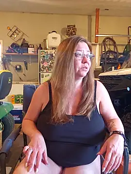 MsShelby40 online show from April 14, 2026, 11:11 pm