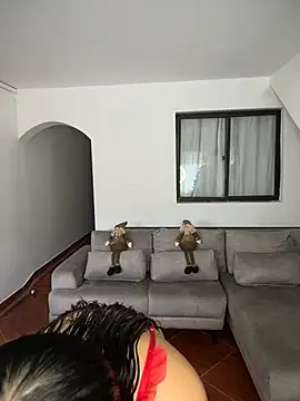 MollySanders    online show from December 12, 2024, 8:10 pm