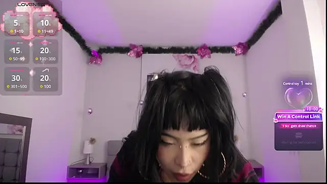 Violetta Suky online show from January 21, 2025, 1:43 pm