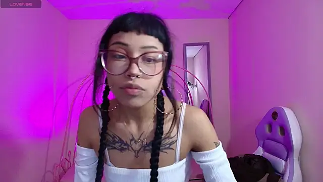 Violetta Suky online show from February 20, 2025, 1:40 pm