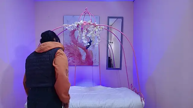 Violetta Suky online show from February 25, 2025, 1:39 pm