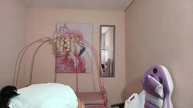 Violetta Suky online show from February 27, 2025, 1:38 pm