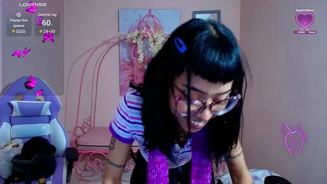 Violetta Suky online show from March 3, 2025, 1:53 pm