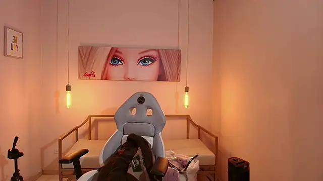 Violetta Suky online show from March 18, 2025, 2:26 pm