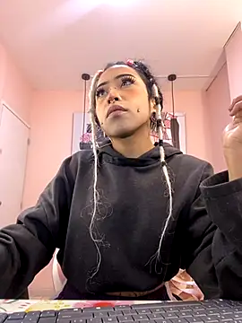 Violetta Suky online show from October 13, 2025, 12:49 pm