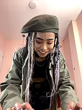 Violetta Suky online show from October 17, 2025, 12:52 pm