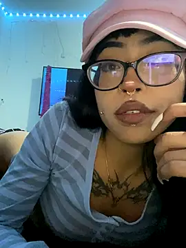 Violetta Suky online show from October 29, 2025, 12:57 am