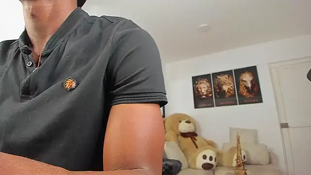 Snapshot of smit_hot_sr chatting on January 16, 2025, 3:23 am smit hot sr online show from January 16, 2025, 3:23 am