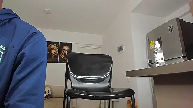 Snapshot of smit_hot_sr chatting on January 18, 2025, 3:20 am smit hot sr online show from January 18, 2025, 3:20 am