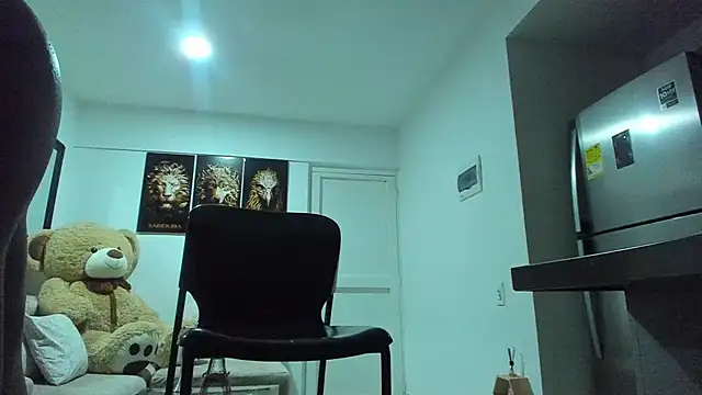 Snapshot of smit_hot_sr chatting on February 2, 2025, 11:42 pm smit hot sr online show from February 2, 2025, 11:42 pm