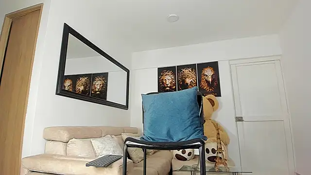 Snapshot of smit_hot_sr chatting on February 16, 2025, 4:09 am smit hot sr online show from February 16, 2025, 4:09 am