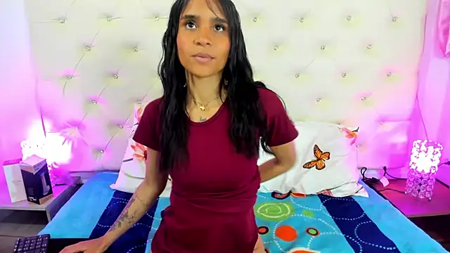 sophie pariss online show from February 9, 2025, 3:11 am