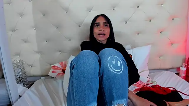 sophie pariss online show from February 16, 2025, 7:15 am