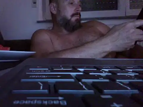 Snapshot of FROL83 chatting on July 7, 2026, 7:29 pm FROL83 online show from July 7, 2026, 7:29 pm