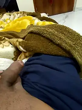 Sunnyoberoi01111 online show from January 30, 2025, 6:46 am