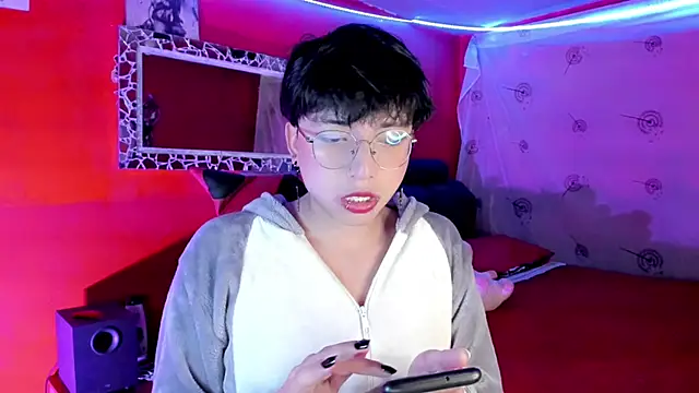 Snapshot of AnggelONfiree chatting on September 30, 2025, 12:48 am AnggelONfiree online show from September 30, 2025, 12:48 am