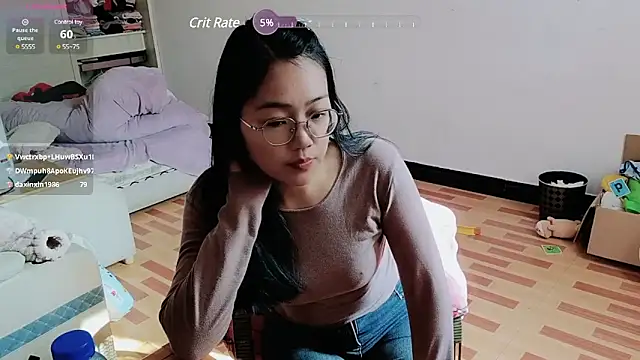 luoxuwen online show from February 4, 2025, 5:42 am