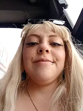 madelaine- online show from December 13, 2024, 6:59 pm