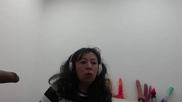 Snapshot of Drool_Sucker chatting on February 2, 2026, 12:26 pm Drool Sucker online show from February 2, 2026, 12:26 pm