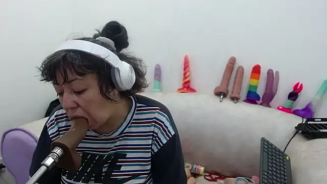 Snapshot of Drool_Sucker chatting on March 1, 2026, 12:18 pm Drool Sucker online show from March 1, 2026, 12:18 pm