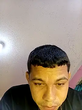 brattcumhot  online show from September 14, 2025, 4:44 am