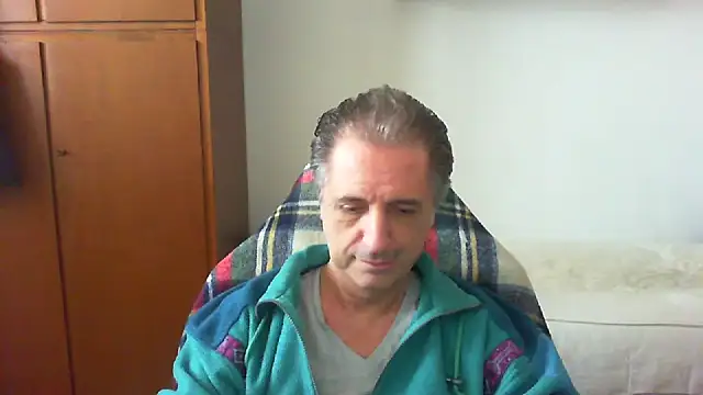 lliuk70mi online show from April 23, 2026, 1:24 pm