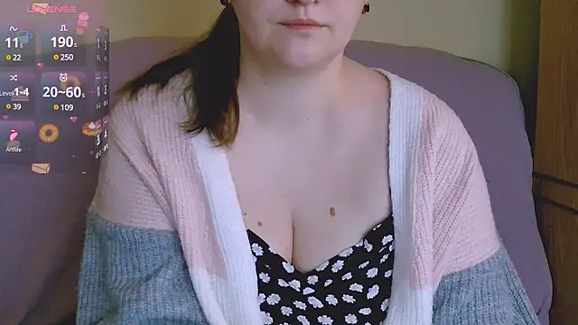 ChubbyMaia online show from February 11, 2025, 1:20 pm