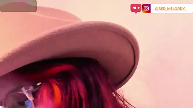 RedMeloddy online show from November 7, 2025, 7:58 pm