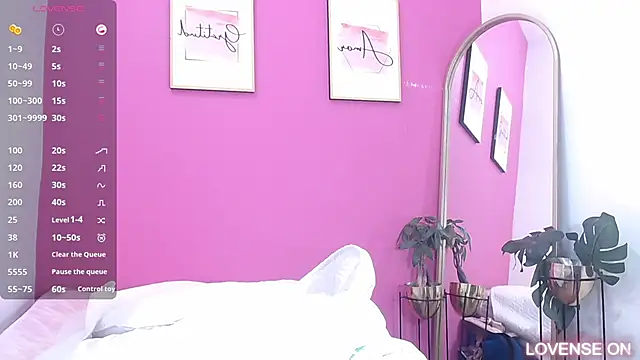 Snapshot of littleebonymommy chatting on March 18, 2025, 5:20 am littleebonymommy online show from March 18, 2025, 5:20 am