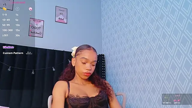 Snapshot of littleebonymommy chatting on September 25, 2025, 8:12 pm littleebonymommy online show from September 25, 2025, 8:12 pm