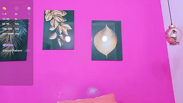 Snapshot of littleebonymommy chatting on September 26, 2025, 8:13 pm littleebonymommy online show from September 26, 2025, 8:13 pm