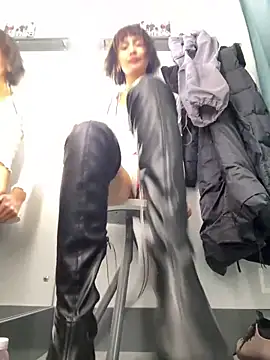 bigbabykiki online show from December 16, 2024, 9:14 am