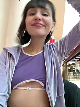 bigbabykiki online show from February 13, 2025, 9:41 am