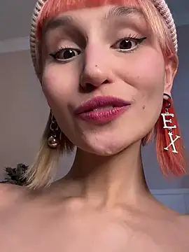 bigbabykiki online show from March 14, 2025, 8:32 am