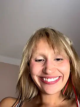 bigbabykiki online show from September 14, 2025, 3:44 pm