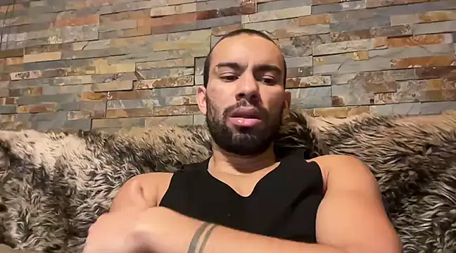 Snapshot of fitandfierc chatting on December 22, 2024, 4:38 pm fitandfierc online show from December 22, 2024, 4:38 pm