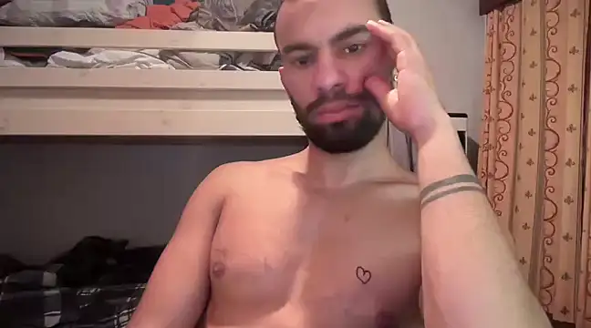 Snapshot of fitandfierc chatting on December 24, 2024, 6:50 pm fitandfierc online show from December 24, 2024, 6:50 pm