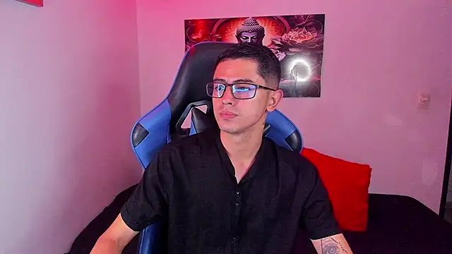 Ethan Sai    online show from November 5, 2025, 12:43 am