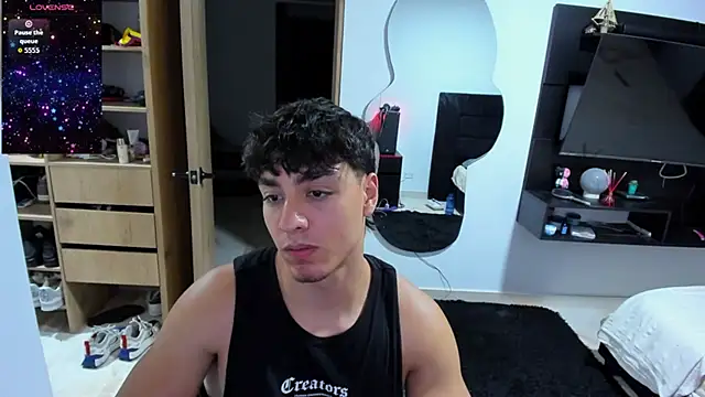 Cristhian Evans online show from October 15, 2025, 2:33 am