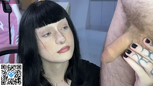 Snapshot of Vailyreb_ chatting on February 13, 2026, 6:31 am Vailyreb online show from February 13, 2026, 6:31 am