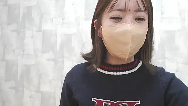 LOVE MOMO LOVE online show from January 17, 2025, 2:07 pm