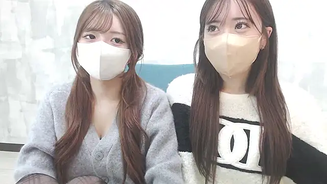 LOVE MOMO LOVE online show from February 15, 2025, 11:50 am